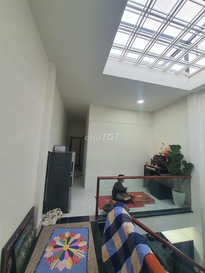 Nhà thuê HXH 8m - Đường Nguyễn Đình Chiểu, P.5, Q.3 - 5 tầng 5pn, 3wc