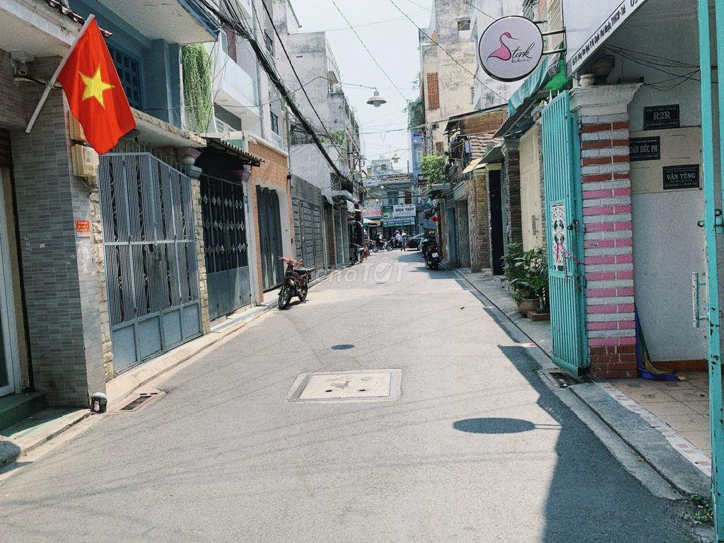 Nhà thuê HXH 8m - Đường Nguyễn Đình Chiểu, P.5, Q.3 - 5 tầng 5pn, 3wc