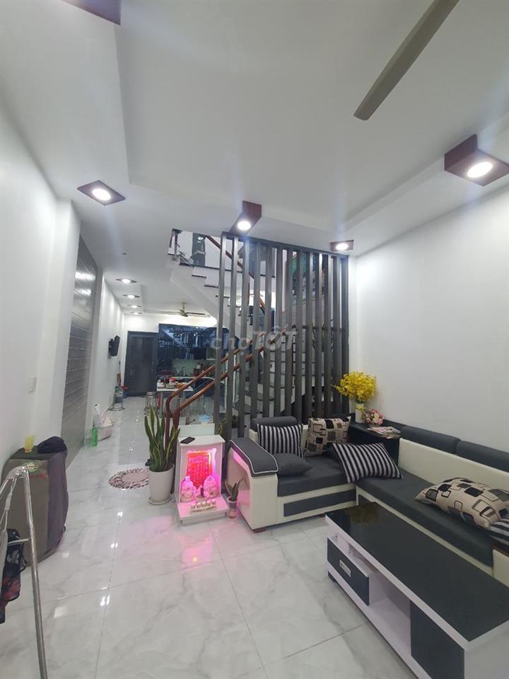 Nhà thuê HXH 8m - Đường Nguyễn Đình Chiểu, P.5, Q.3 - 5 tầng 5pn, 3wc