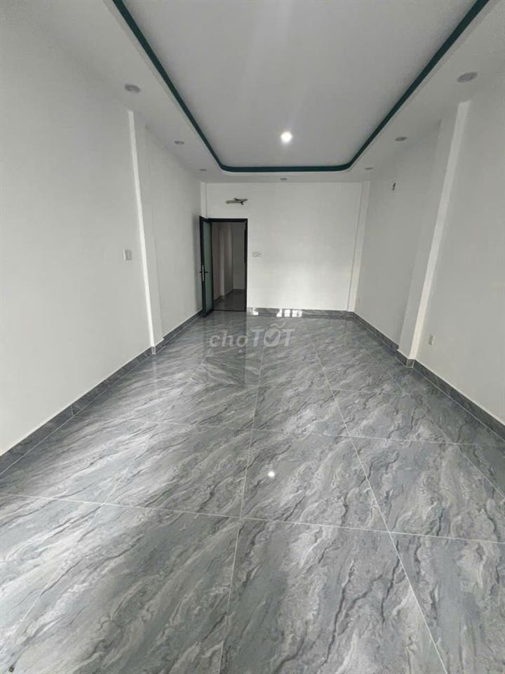 Mặt tiền Kinh Doanh – Đường 3/2, P11 Q.10 – 5 tầng. Đối diện Hà Đô