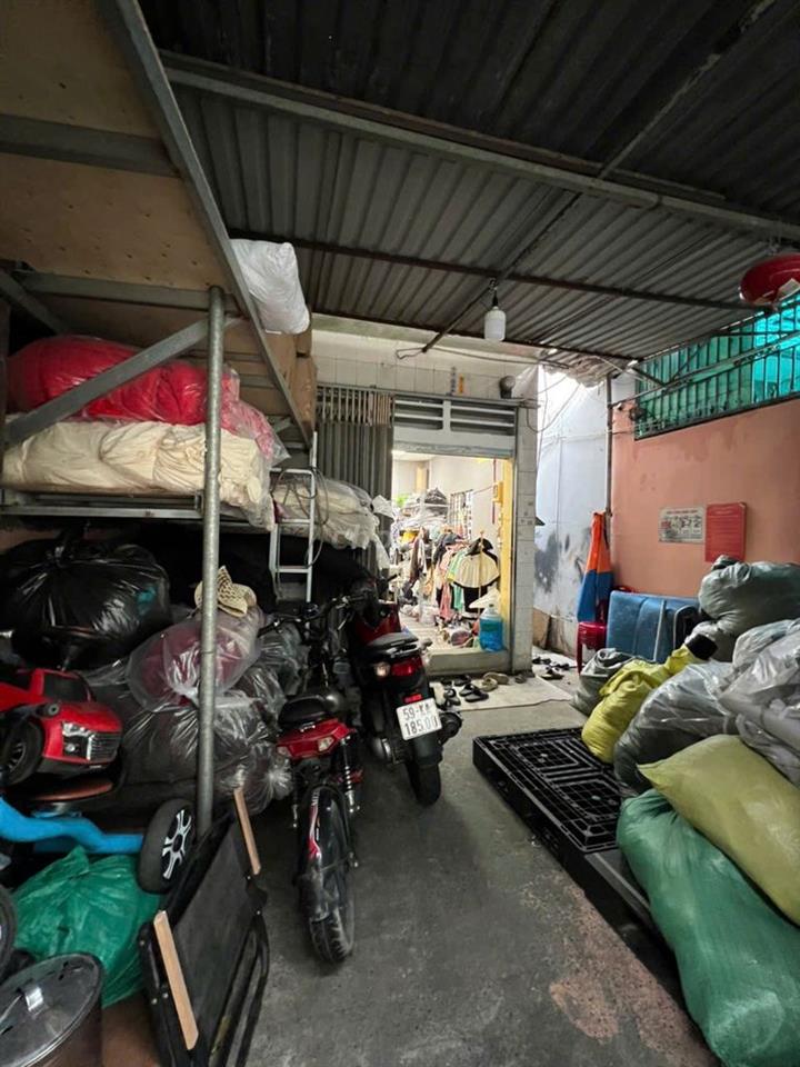Nhà hẻm ba gác đường Nguyễn Phúc Chu. 4.65m x 25m. DT đất 117m.