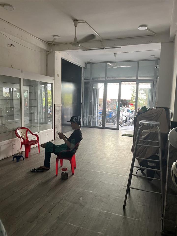 Bán mặt tiền kinh doanh đường Lãnh Binh Thăng, P12, Q11