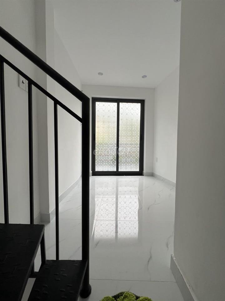 CHO THUÊ NHÀ MẶT TIỀN MỚI ĐẸP - SỐ 39 ĐƯỜNG PHẠM VIẾT CHÁNH, Q1