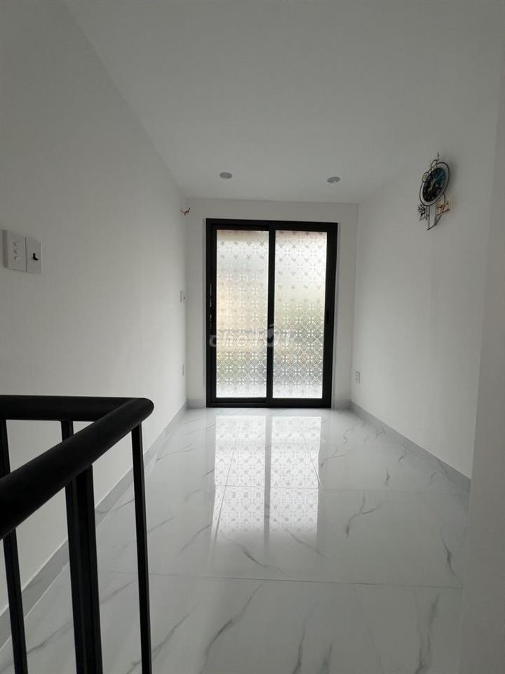 CHO THUÊ NHÀ MẶT TIỀN MỚI ĐẸP - SỐ 39 ĐƯỜNG PHẠM VIẾT CHÁNH, Q1
