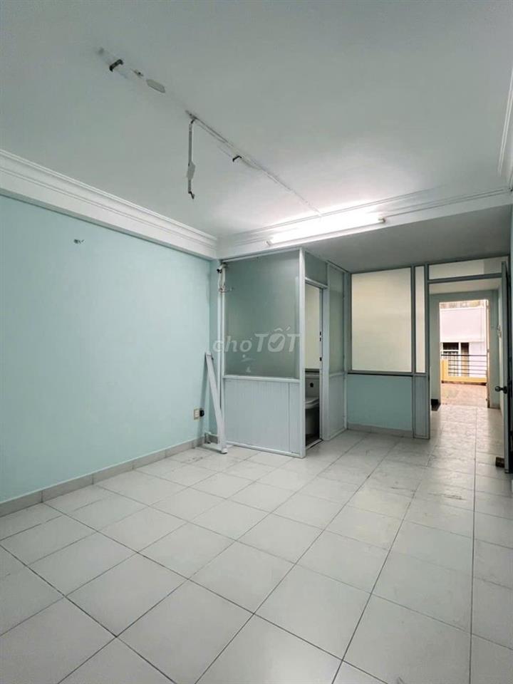 Cho thuê nhà mới đẹp 4 tầng Xe Hơi - Hẻm 565 Nguyễn Trãi, P.7, Q.5