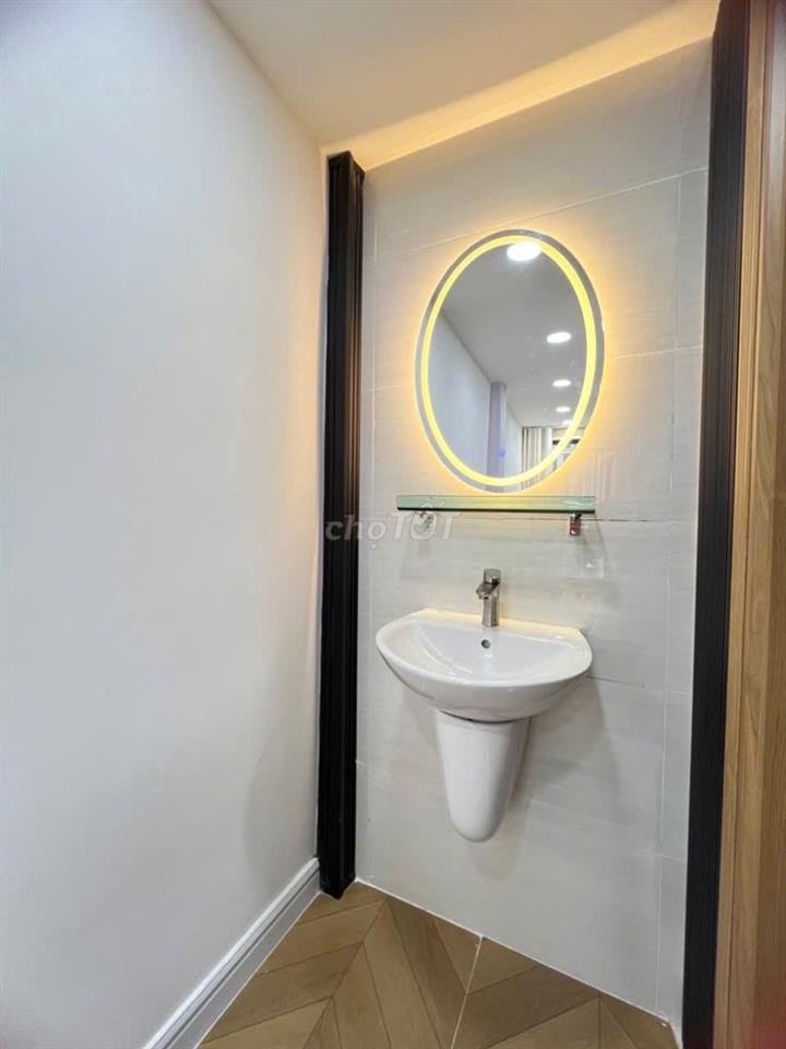 Bán nhà 4 tầng mới đẹp. Full nội thất. 23.3m2. Quận 1. Giá chỉ 4,5 tỷ