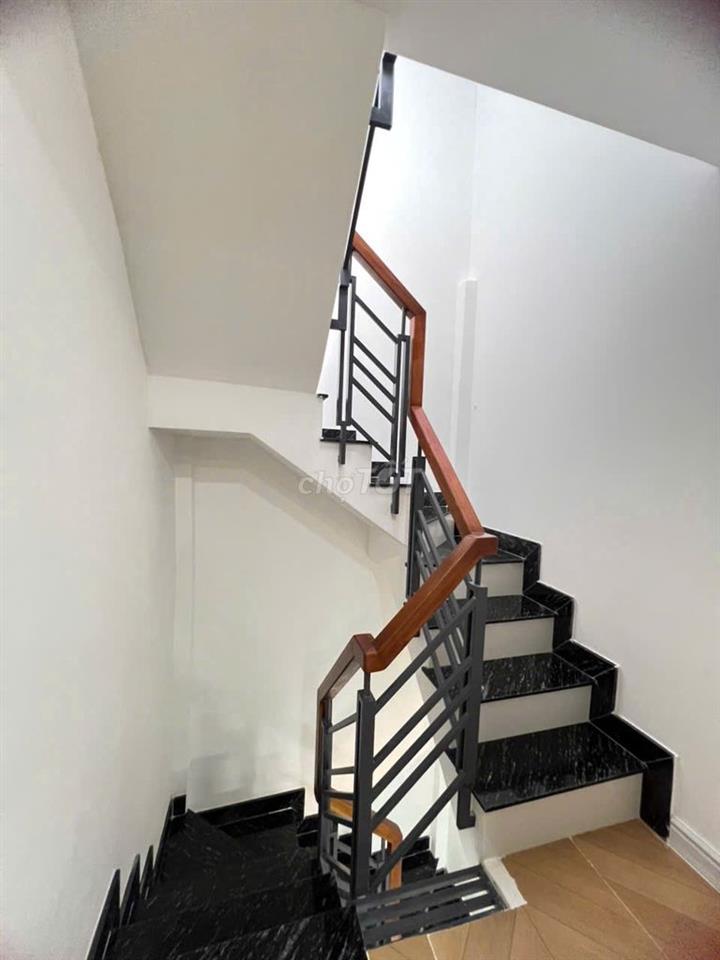 Bán nhà 4 tầng mới đẹp. Full nội thất. 23.3m2. Quận 1. Giá chỉ 4,5 tỷ