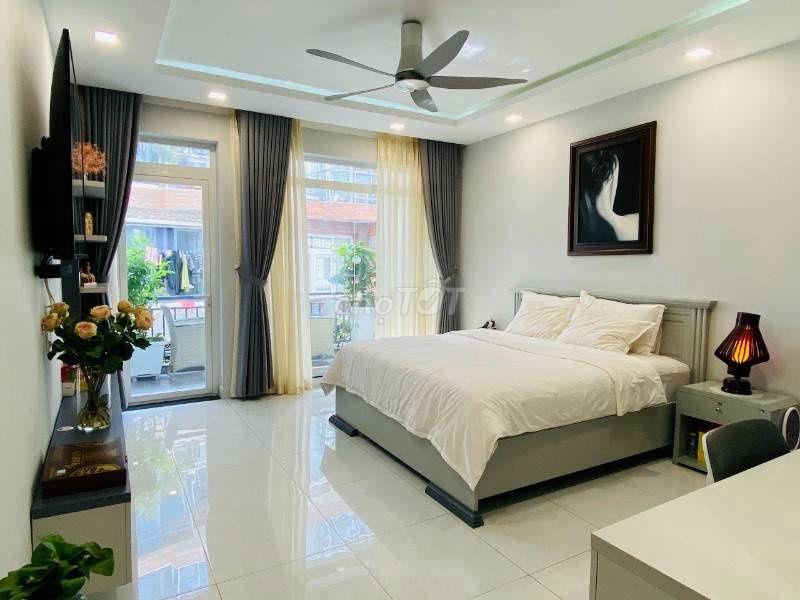 Bán nhà cấp 4 tiện xây mới. 45m vuông. Quận 10