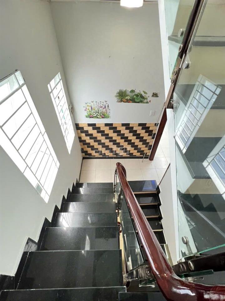 Bán nhà góc 2MT - Nguyễn Duy Dương. 4 tầng mới đẹp. 3,8m x 7,5m. 28,5m