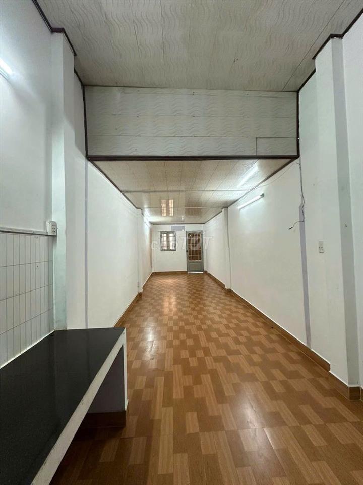 Bán nhà hẻm rộng 4m - quận 10. DT : 38m vuông. Giá : 5,2 tỷ