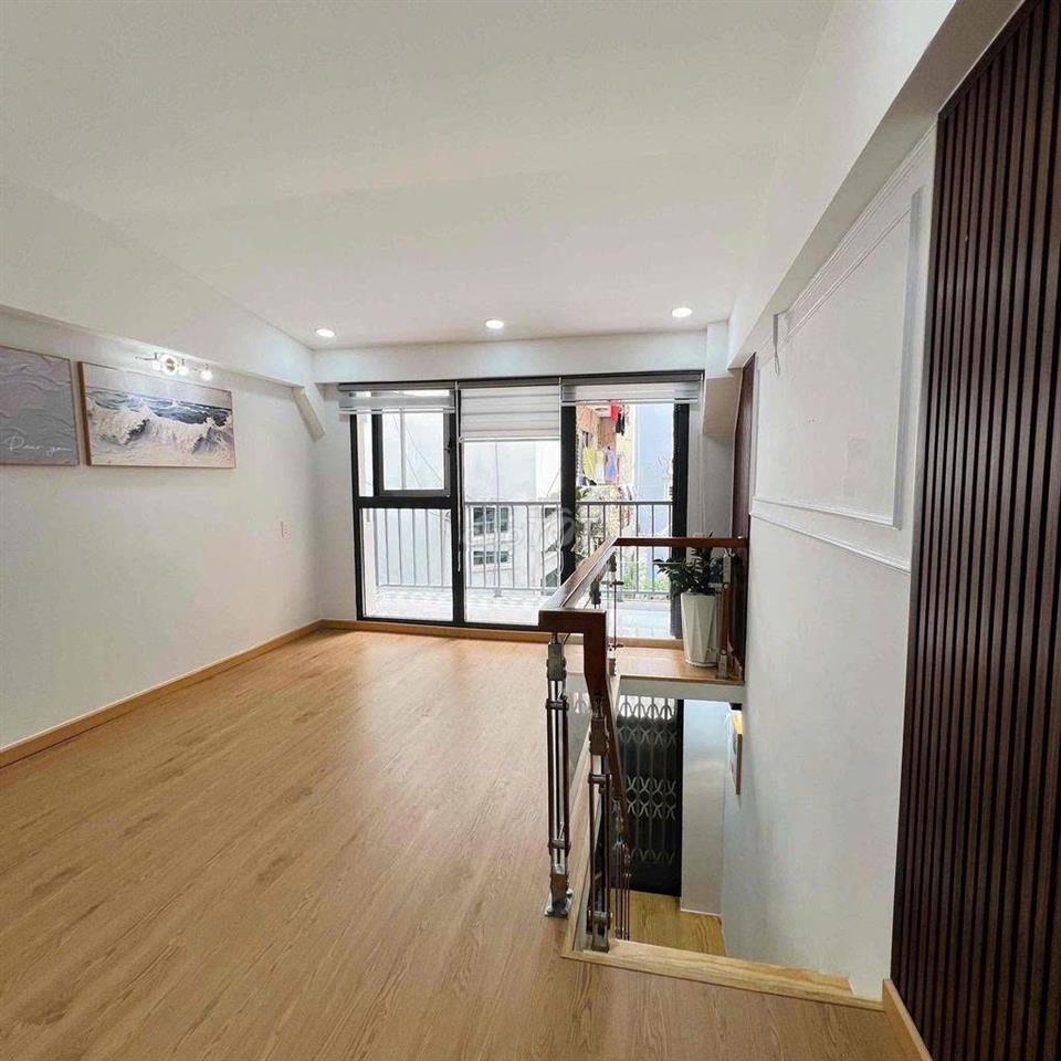 Bán nhà Sát mặt tiền đường Âu Cơ, P14, Q11. 3,5m x 13m. 4.9 tỷ.