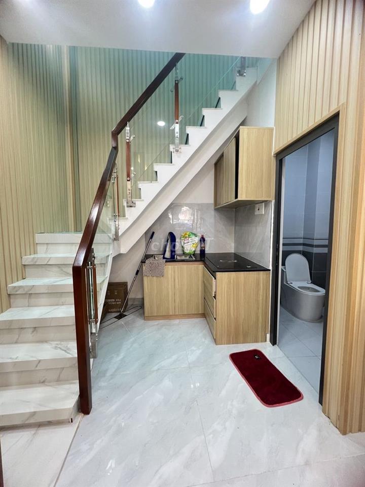 Giảm nhanh 300 triệu. Từ 8,7 tỷ - 8,4 tỷ. Mặt tiền đường Trần Phú, Q5
