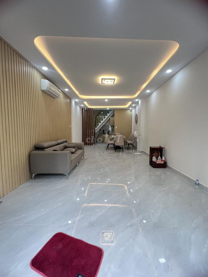 Giảm nhanh 300 triệu. Từ 8,7 tỷ - 8,4 tỷ. Mặt tiền đường Trần Phú, Q5