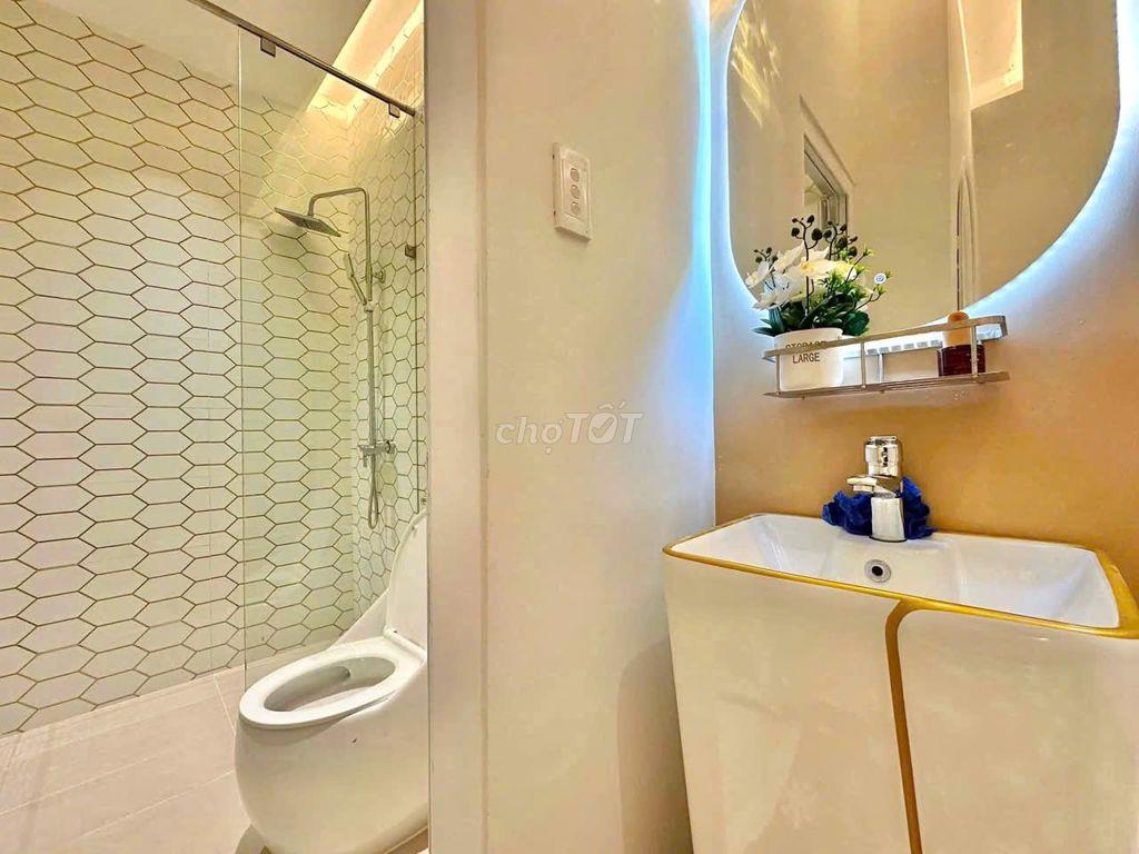 Nhà đẹp. Full Nội Thất.Bành Văn Trân,P7, Tân Bình. 4,1m x 8,8m. 3 tầng
