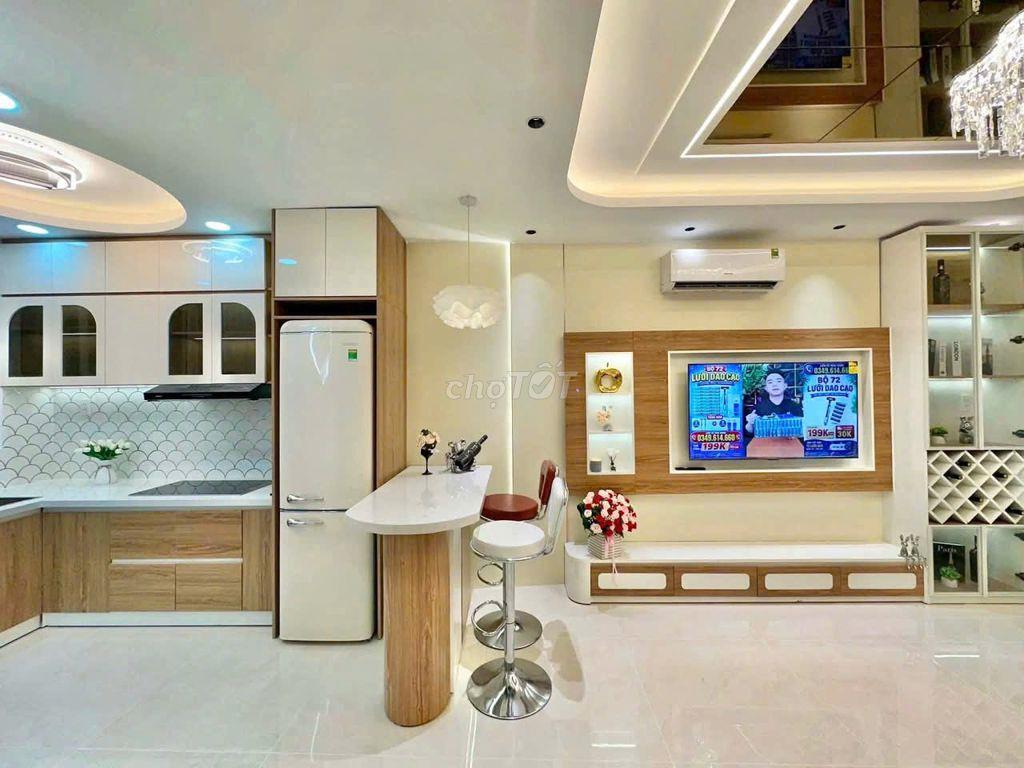 Nhà đẹp. Full Nội Thất.Bành Văn Trân,P7, Tân Bình. 4,1m x 8,8m. 3 tầng