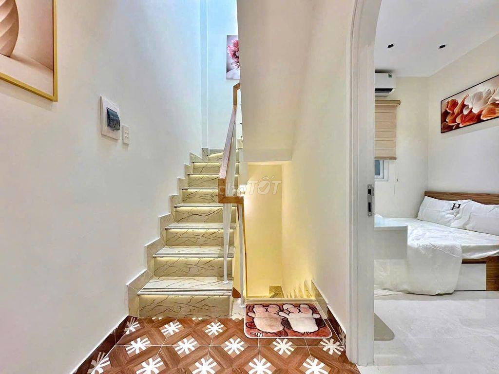 Nhà đẹp. Full Nội Thất.Bành Văn Trân,P7, Tân Bình. 4,1m x 8,8m. 3 tầng