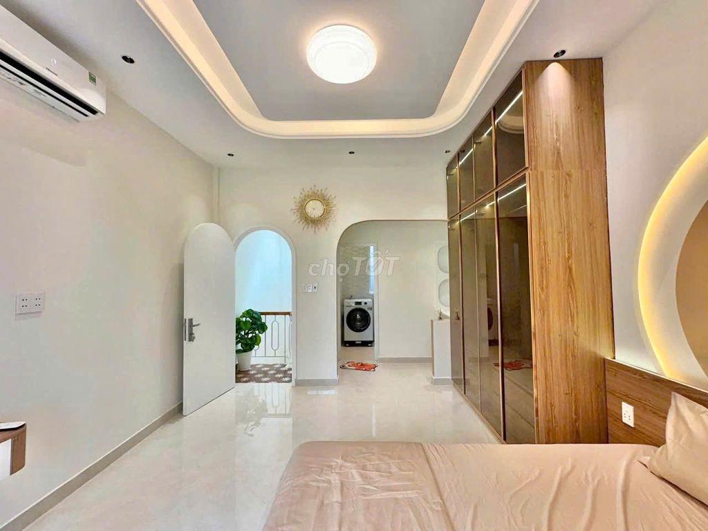 Nhà đẹp. Full Nội Thất.Bành Văn Trân,P7, Tân Bình. 4,1m x 8,8m. 3 tầng