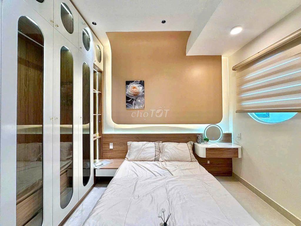 Nhà đẹp. Full Nội Thất.Bành Văn Trân,P7, Tân Bình. 4,1m x 8,8m. 3 tầng