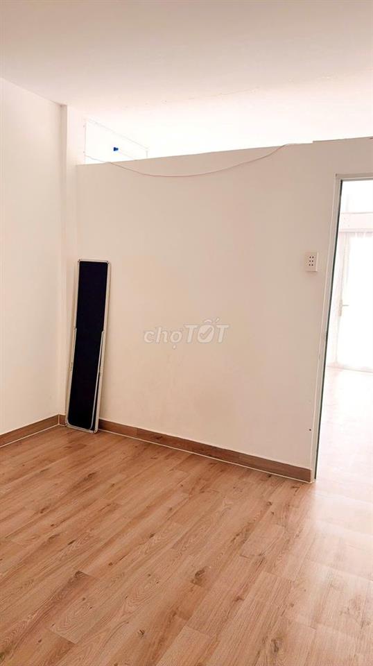 Cho thuê nhà MTKD đường Nhật Tảo, P.Diên Hồng.