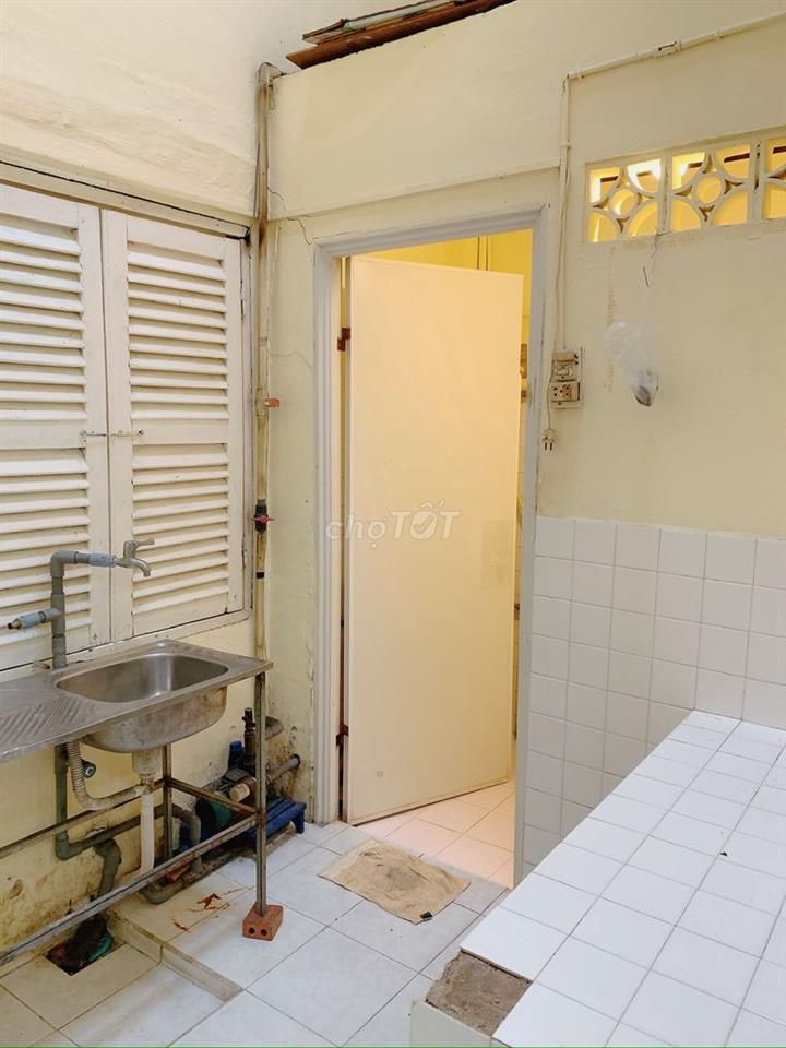 Hẻm Xe Hơi. Nhà cấp 4. Quận 10. mới 100%. 70m² đất. Giá bán 180tr/m
