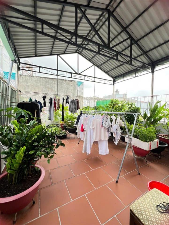 Nhà mới đẹp 100m² đất. Hẻm Xe Hơi sát chợ Tân Bình giáp Quận 10