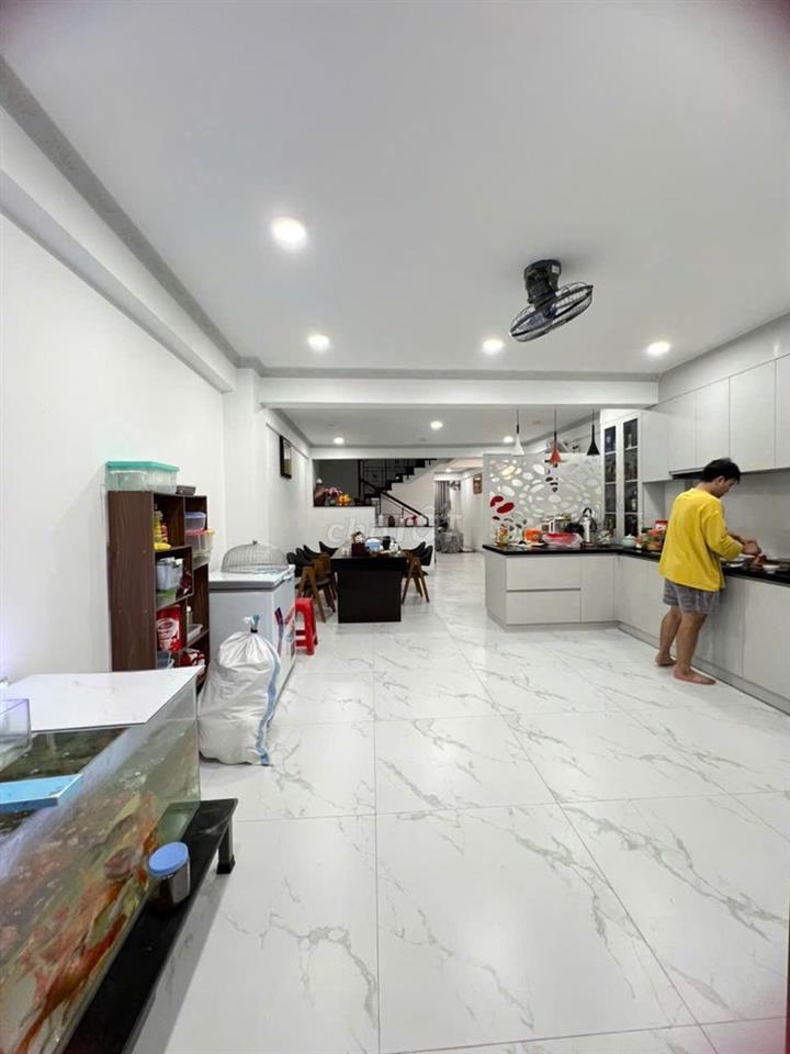 Nhà mới đẹp 100m² đất. Hẻm Xe Hơi sát chợ Tân Bình giáp Quận 10