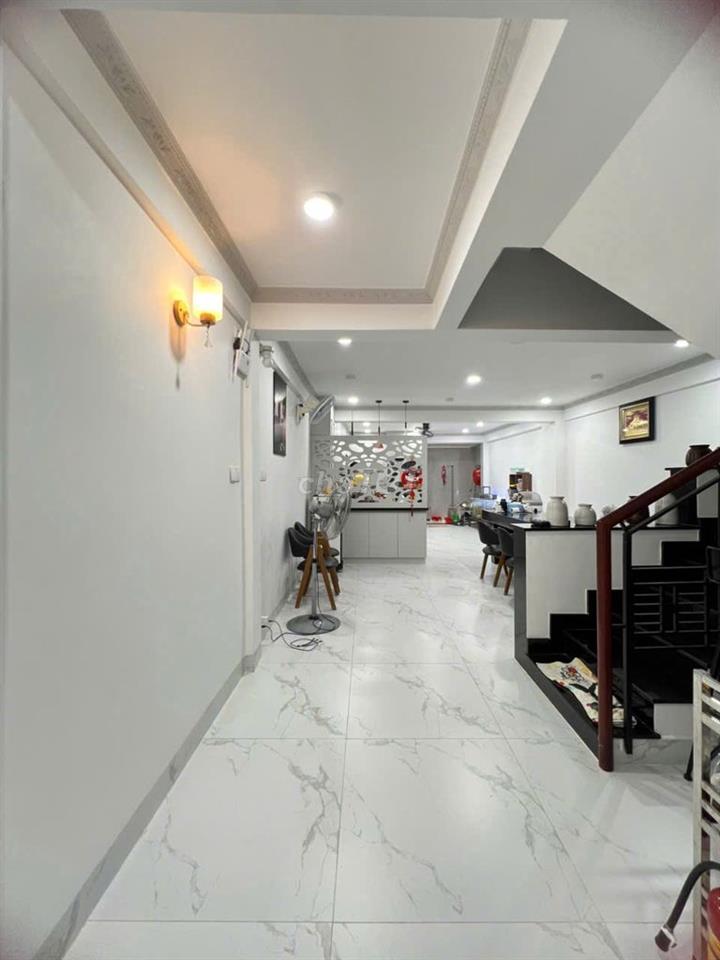 Nhà mới đẹp 100m² đất. Hẻm Xe Hơi sát chợ Tân Bình giáp Quận 10