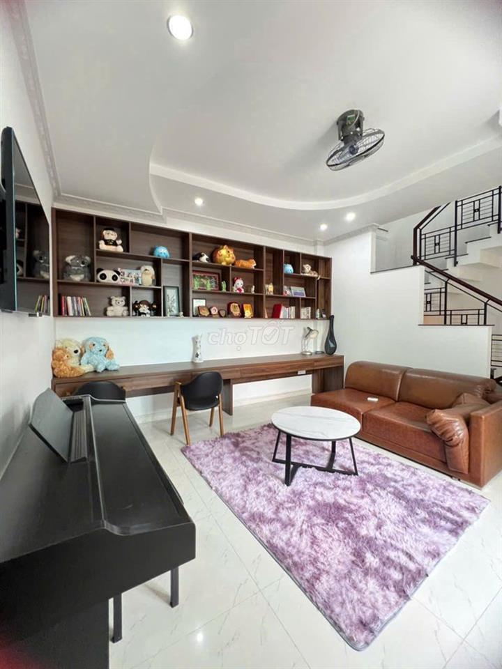 Nhà mới đẹp 100m² đất. Hẻm Xe Hơi sát chợ Tân Bình giáp Quận 10