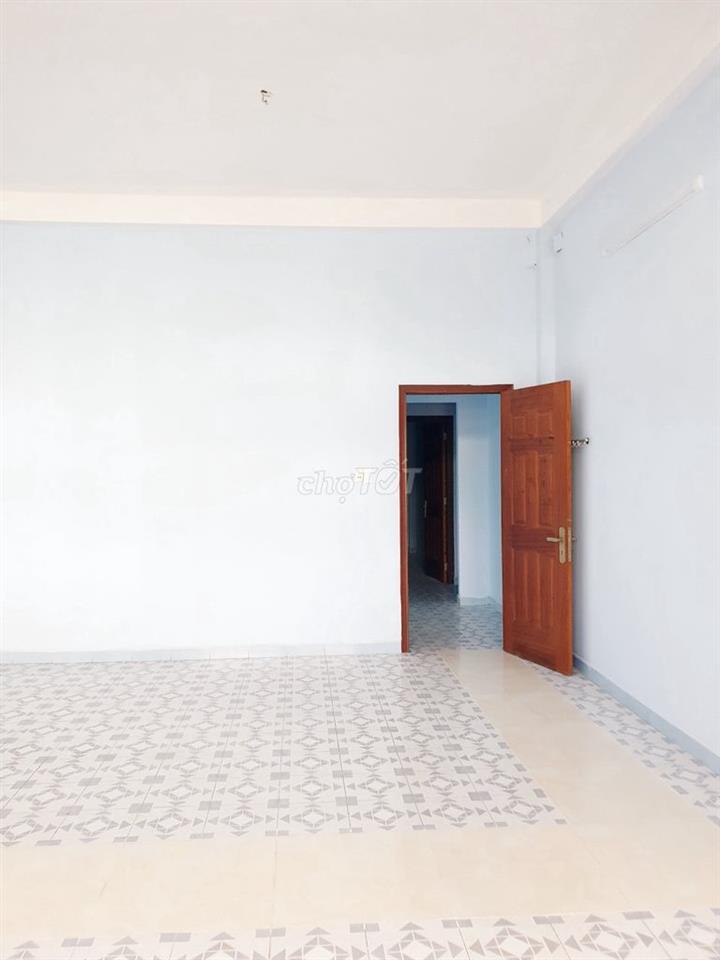 Cho thuê nhà Nguyên Căn - Mặt Tiền Bắc Hải. Kinh doanh tự do.