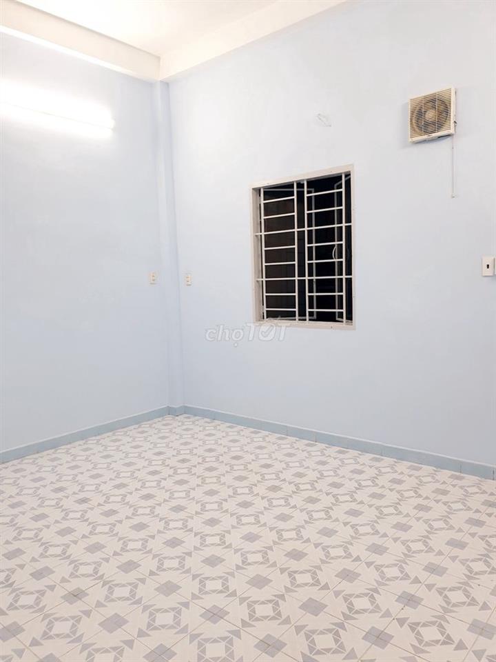 Cho thuê nhà Nguyên Căn - Mặt Tiền Bắc Hải. Kinh doanh tự do.