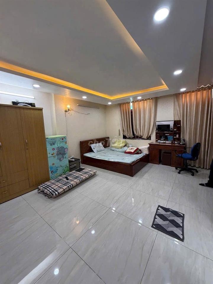 Bán nhà mặt tiền Thủ Khoa Huân. Ngay chợ vải Tân Bình. 75m vuông