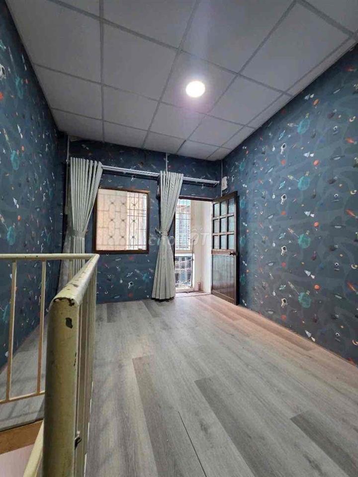 BÁN NHÀ NÁT TIỆN XÂY MỚI HOÀ HƯNG Q10 DT 3.5 x 13 40m2 GIÁ 6.1 TỶ TL