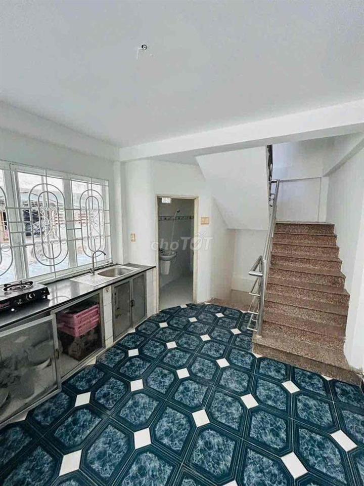 BÁN NHÀ HẺM 4M LÝ CHÍNH THẮNG Q3 DT 3.4 x 10 34m2 5 TẦNG GIÁ 7.4 TỶ TL