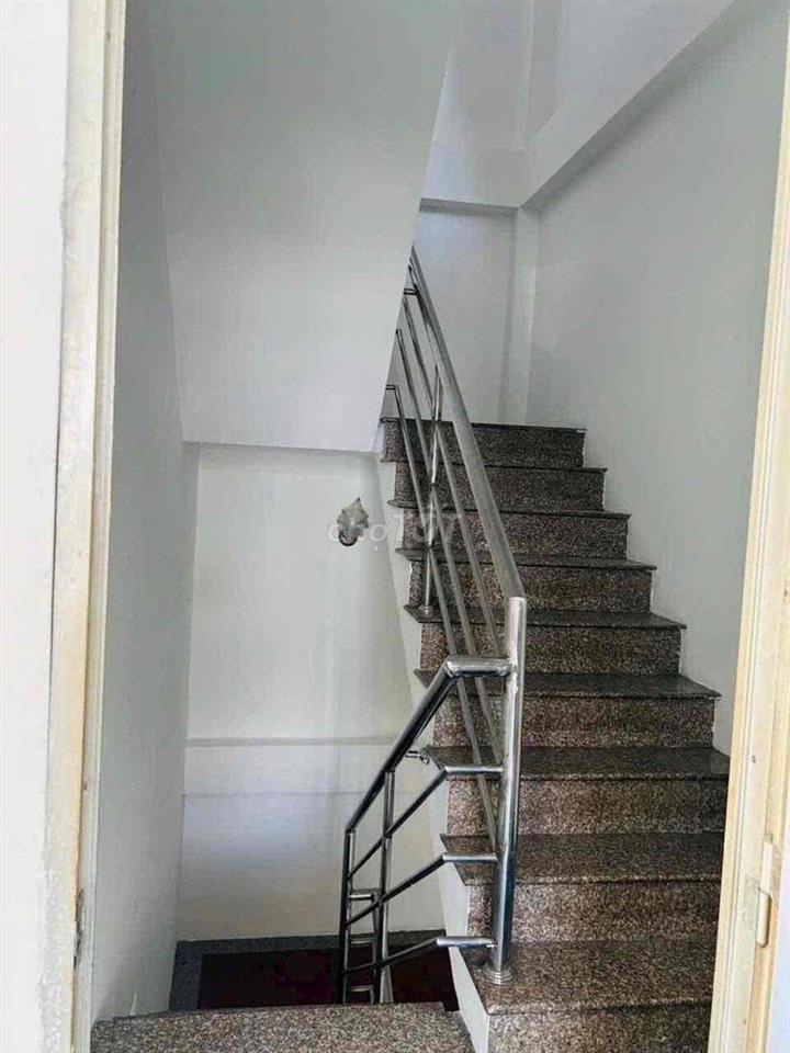 BÁN NHÀ HẺM 4M LÝ CHÍNH THẮNG Q3 DT 3.4 x 10 34m2 5 TẦNG GIÁ 7.4 TỶ TL