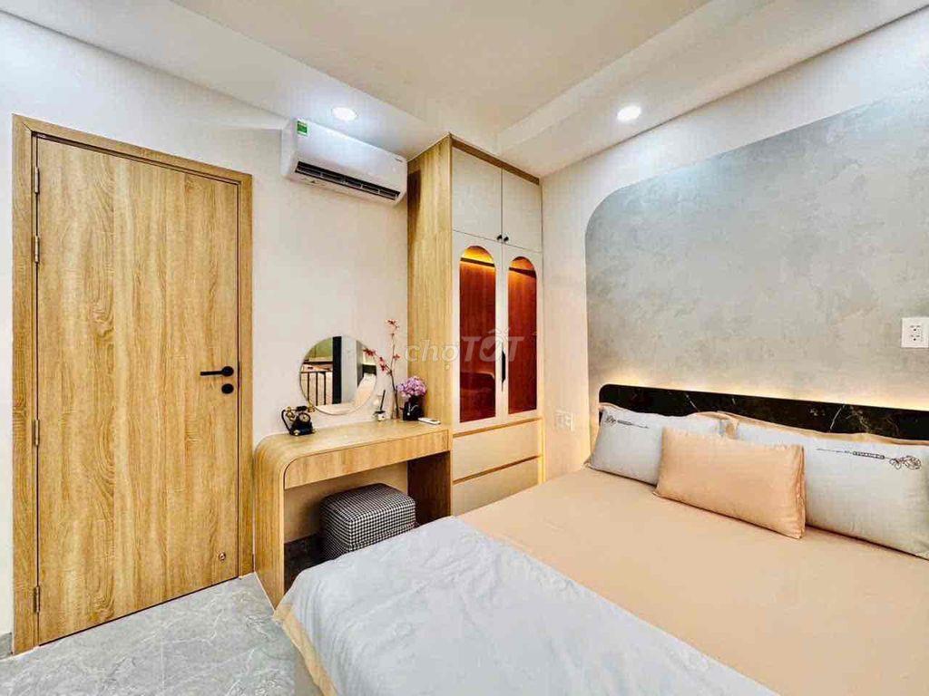 BÁN NHÀ HẼM XE HƠI HOÀNG SA P11 Q3 DT 3.5 x 14 43m2 3 TẦNG GIÁ 8.8 TỶ