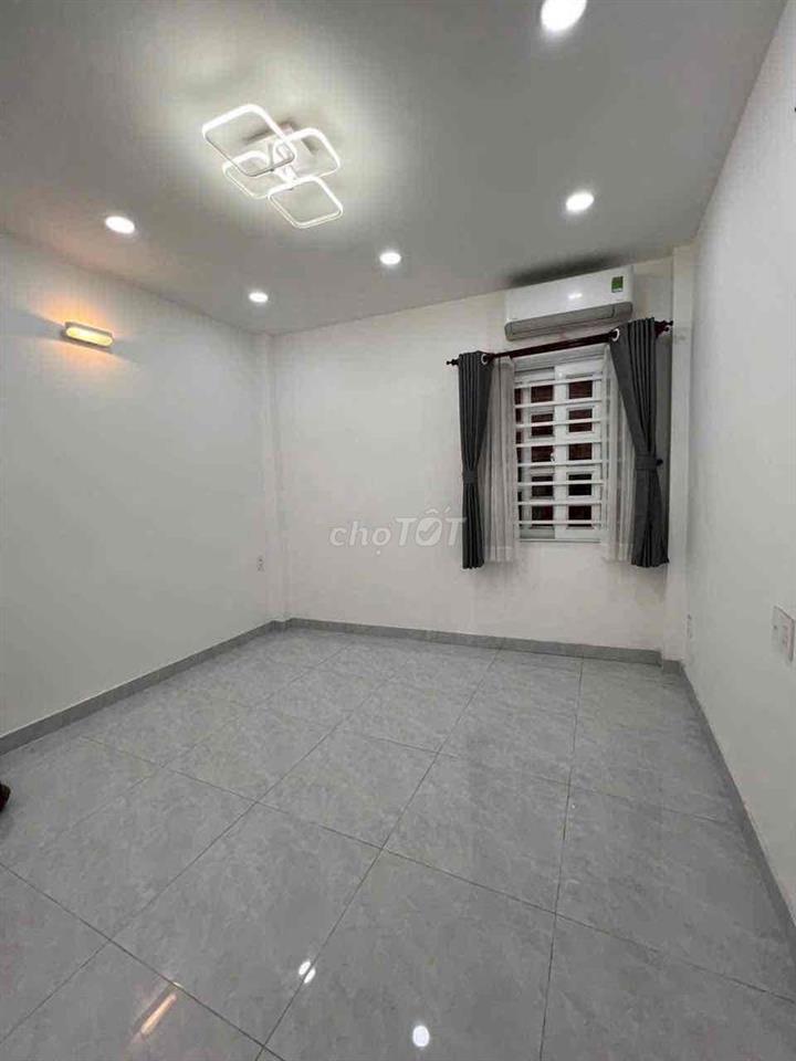 BÁN NHÀ HẺM XE HƠI TRẦN PHÚ P4 Q5 DT 3.5 x 10 35m2 3 TẦNG GIÁ 8.5 TỶ