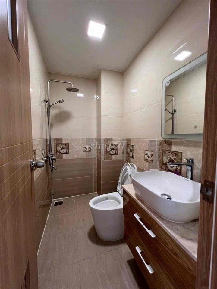 BÁN NHÀ HẺM XE HƠI TRẦN PHÚ P4 Q5 DT 3.5 x 10 35m2 3 TẦNG GIÁ 8.5 TỶ