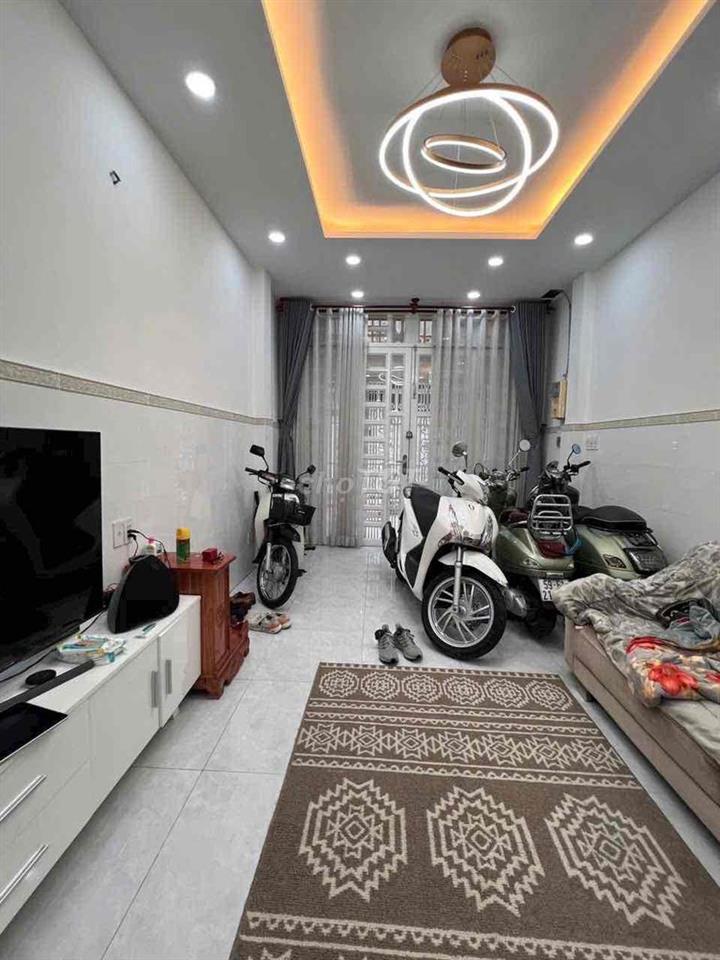 BÁN NHÀ HẺM XE HƠI TRẦN PHÚ P4 Q5 DT 3.5 x 10 35m2 3 TẦNG GIÁ 8.5 TỶ