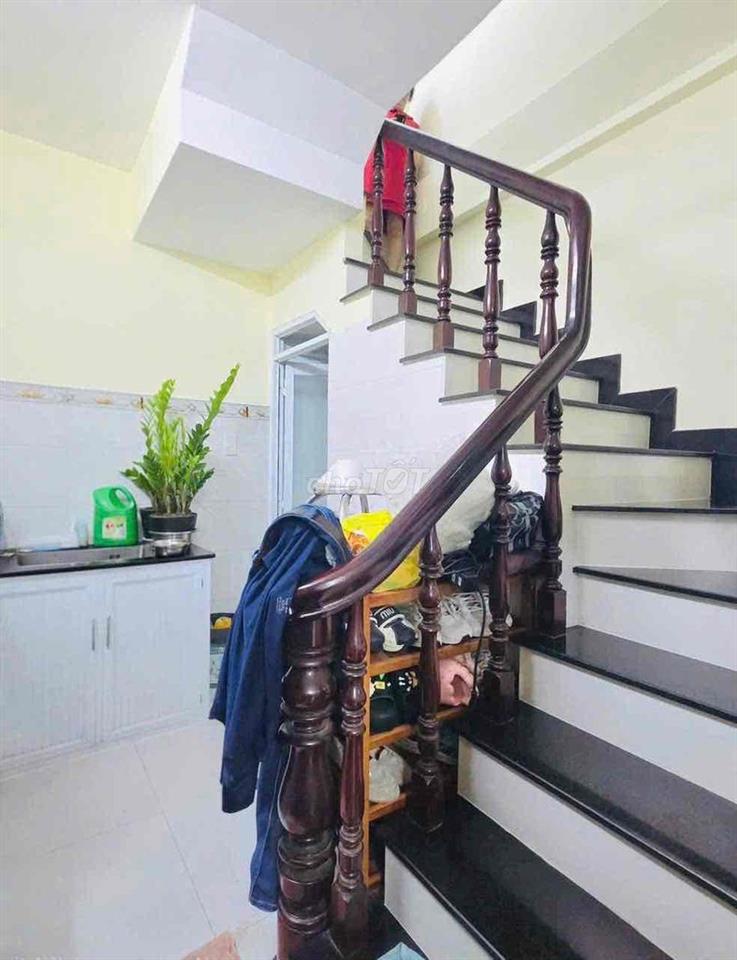 BÁN NHÀ HẼM 10M CMT8 QUẬN 3 DT 3.5 x 9 30m2 6 TẦNG GIÁ 10 TỶ TL