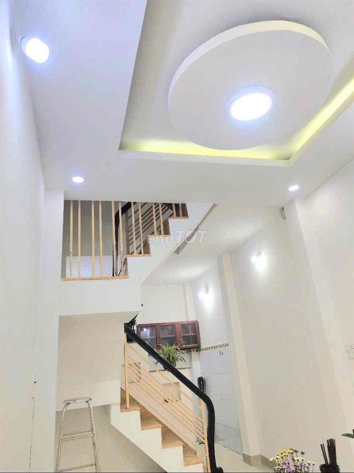 BÁN NHÀ NGUYỄN VĂN CỪ QUẬN 1 DT 3x9 27m2 4 TẦNG GIÁ 5.5 TỶ TL