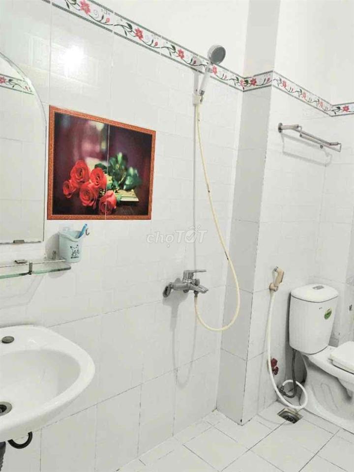 BÁN NHÀ NGUYỄN VĂN CỪ QUẬN 1 DT 3x9 27m2 4 TẦNG GIÁ 5.5 TỶ TL