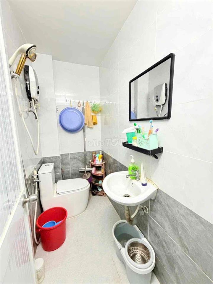 BÁN NHÀ HẺM 5M VƯỜN CHUỐI QUẬN 3 DT 3.1m x 11m 5 TẦNG GIÁ 8.3 TỶ TL