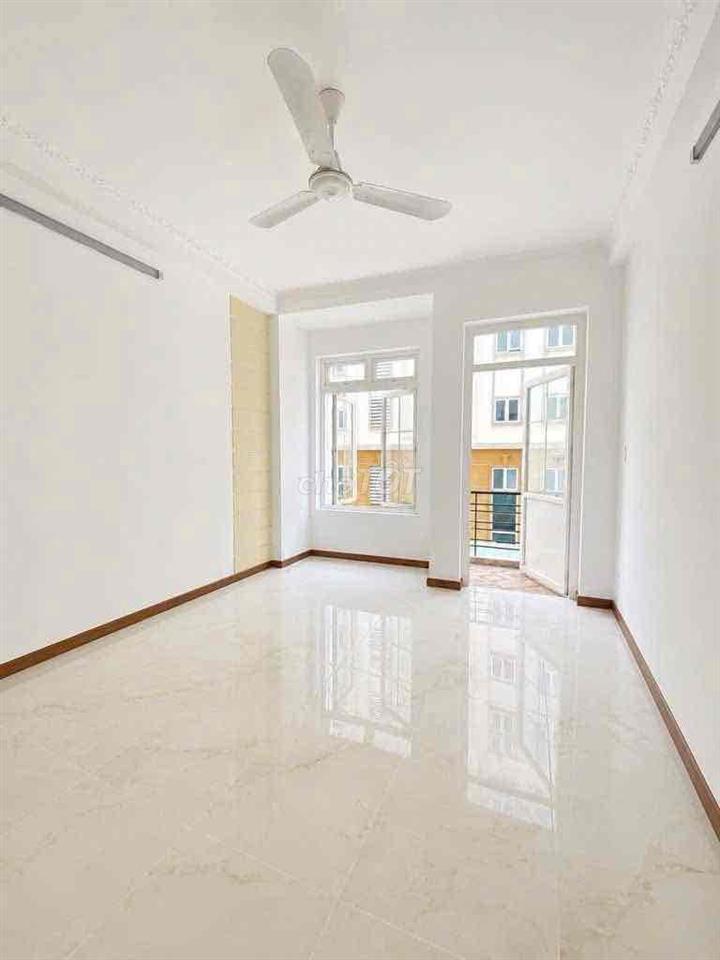 BÁN NHÀ HẼM XE HƠI TÔ HIẾN THÀNH Q10 DT 3.7 x 15 55m2 4 TẦNG  14.7 TỶ