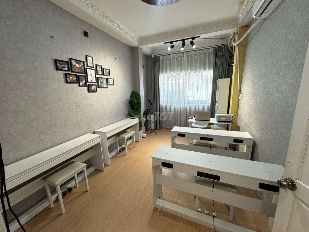 nhà mặt tiền đường,4 tầng giá 9,8ty có thương lượng 