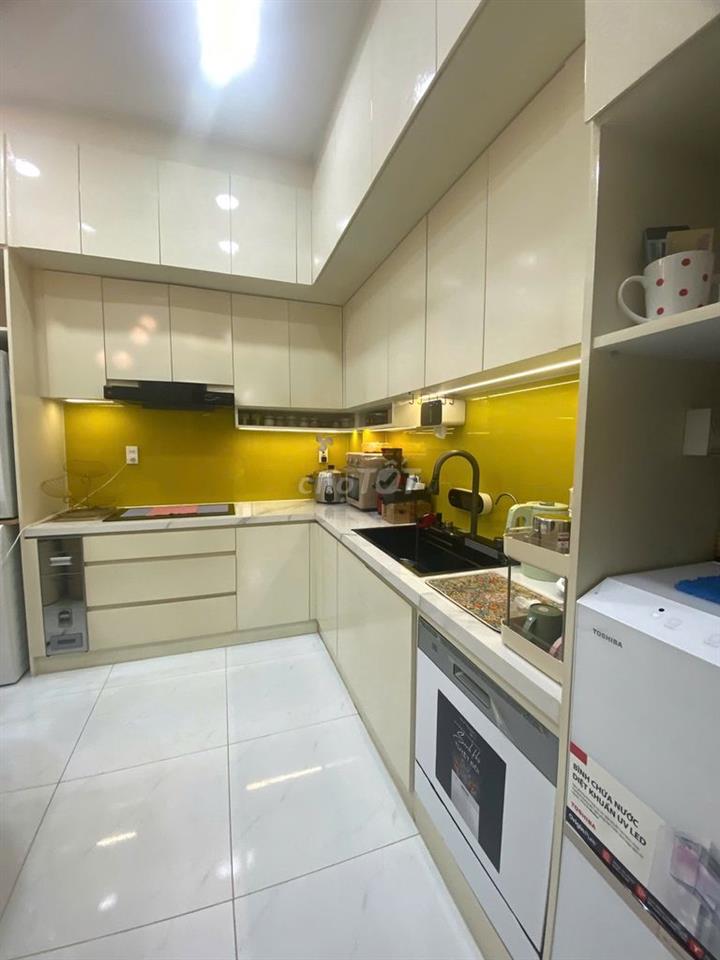 NHÀ ĐẸP LÊ HỒNG PHONG Q.10- ĐẤT NỞ HẬU- CHỦ THIỆN CHÍ- VÀI BƯỚC RA MT