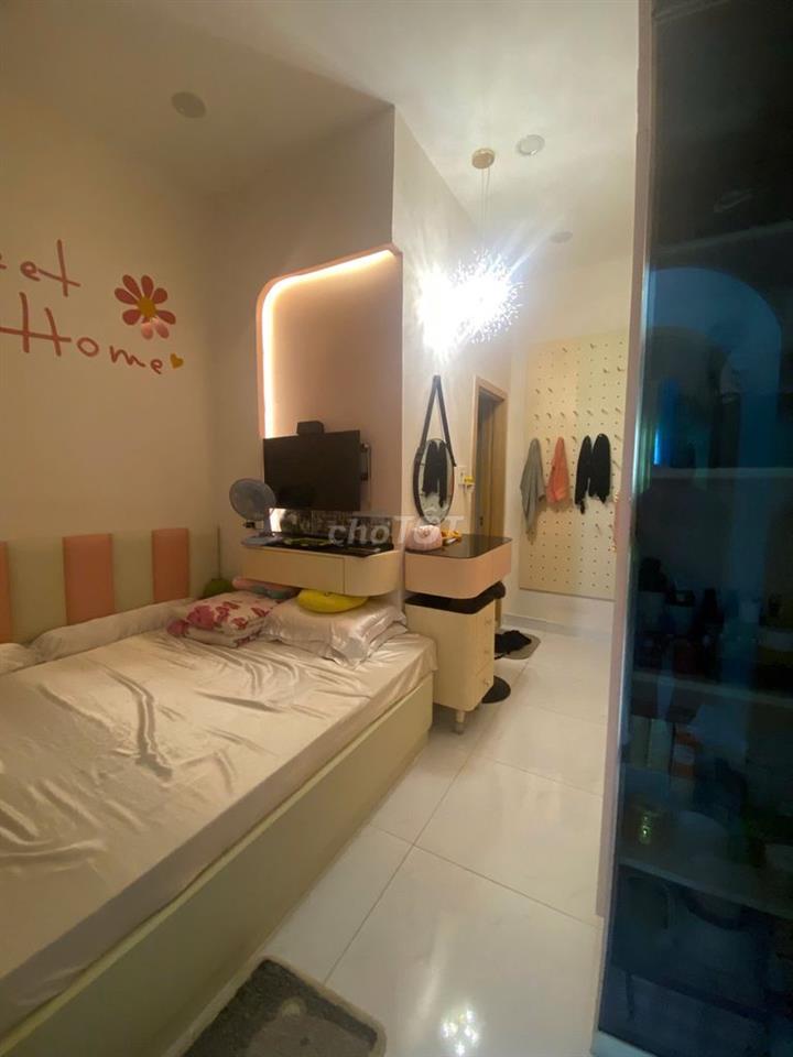 NHÀ ĐẸP LÊ HỒNG PHONG Q.10- ĐẤT NỞ HẬU- CHỦ THIỆN CHÍ- VÀI BƯỚC RA MT
