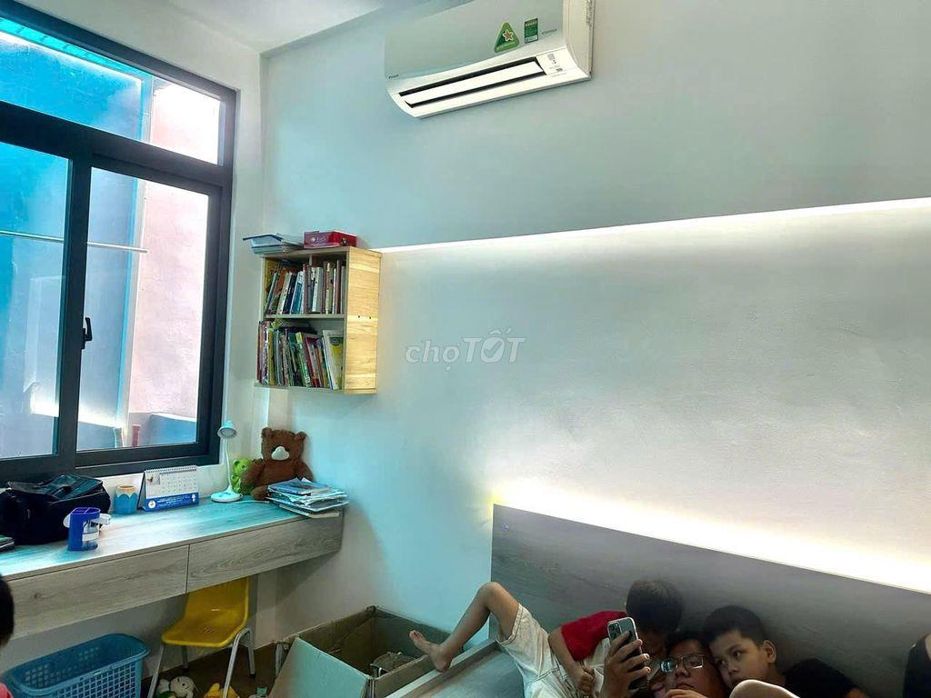 NHÀ ĐẸP CMT8 Q.10- TUYẾN METRO 2- HẺM 3M5, ĐẤT NỞ HẬU- FULL NỘI THẤT