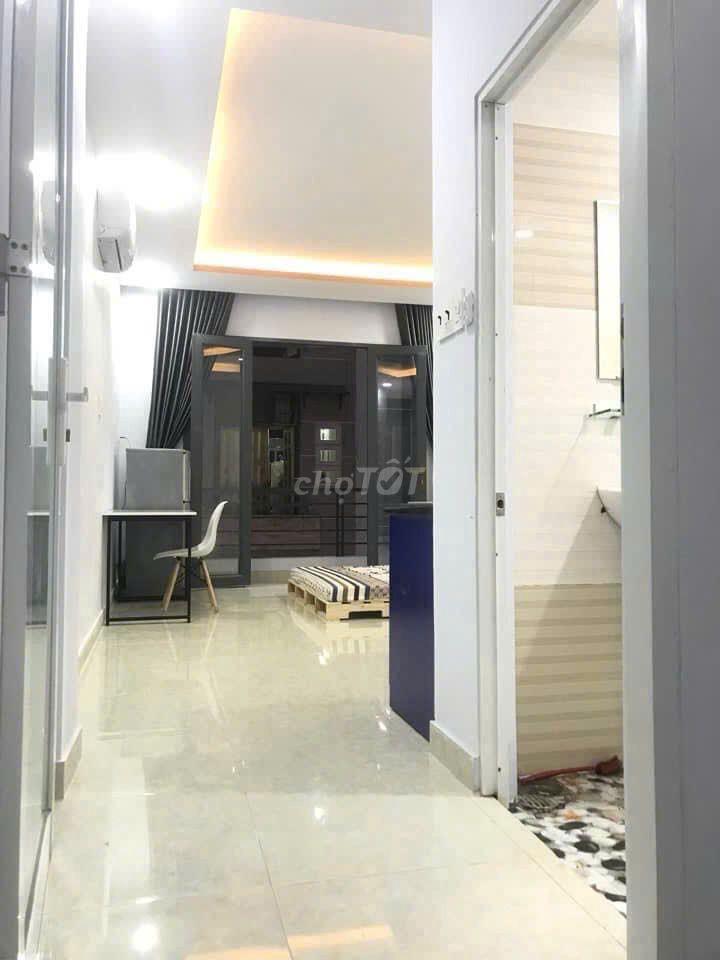 cần bán nhà hẻm ô tô, có 5 tầng và 56m2 , nhà 4 phòng giá 12,6 tỷ 