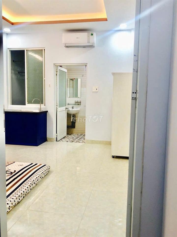 cần bán nhà hẻm ô tô, có 5 tầng và 56m2 , nhà 4 phòng giá 12,6 tỷ 
