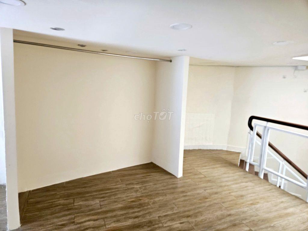 Bán nhà chính chủ Hoàng Văn Thụ , hẻm xe hơi